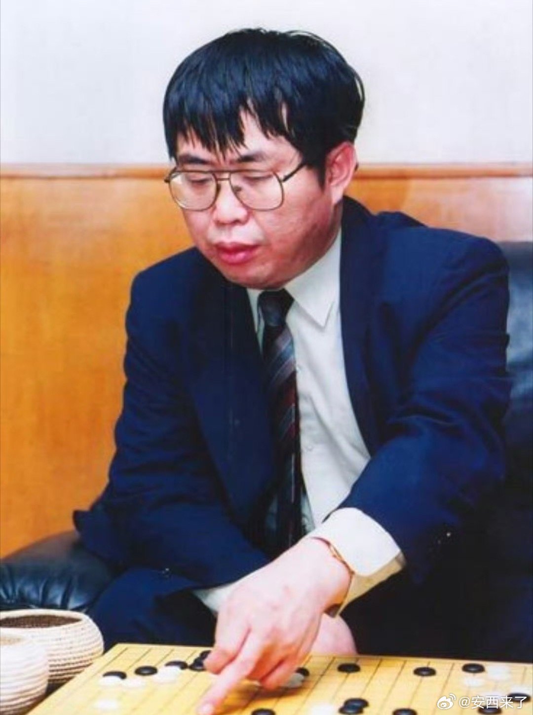 聂卫平逝世【棋圣聂卫平逝世】中国围棋协会名誉主席、“棋圣”聂卫平九段昨晚在北京病