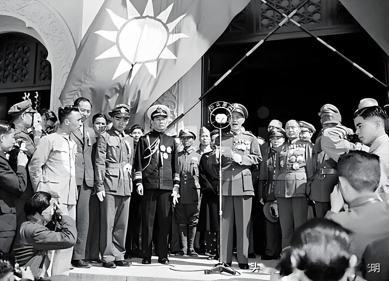 南京1946：蒋介石主持“还都”典礼并讲话

1946年5月5日上午10时，国民