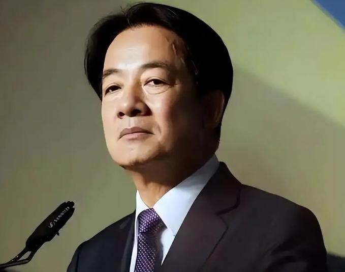 赖清德曾打算强拆蒋介石像，高喊 "台湾不属中国"，国台办下定最终结局。真是让人想