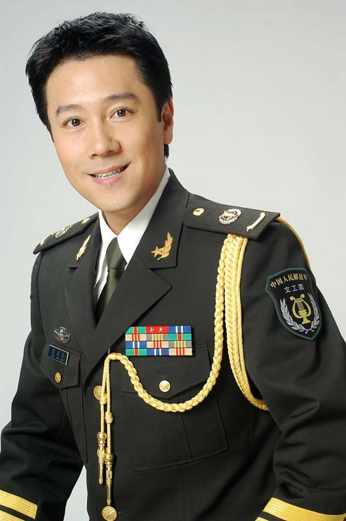 当年，蔡国庆来宋丹丹家接宋丹丹，车门刚开，宋家的保姆瞬间脸红，转身就往家里跑，宋