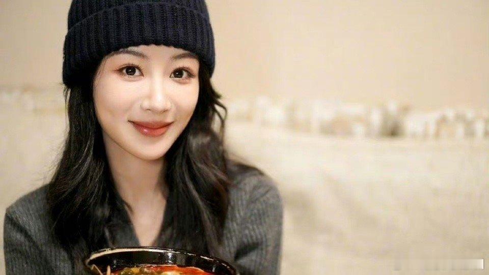 杨紫最新物料，状态怎么样！！ ​​​