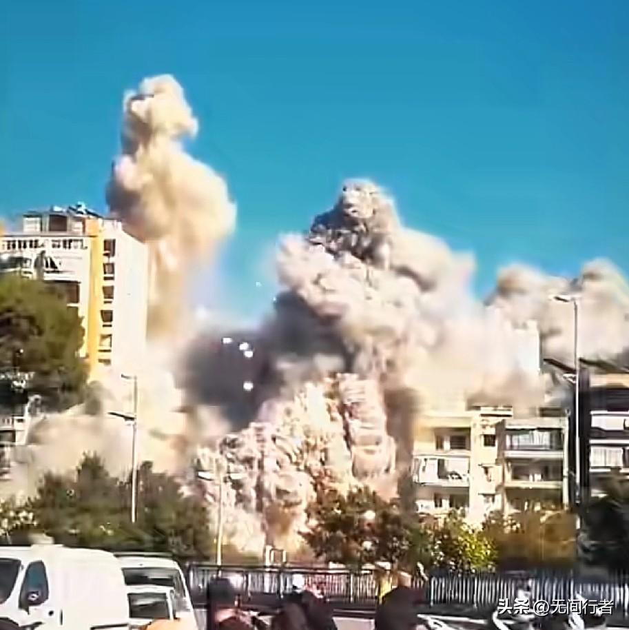 某些人喊出“解放军全国军演施压美国，帮伊朗解围”的逻辑，简直像在菜市场砍价——以