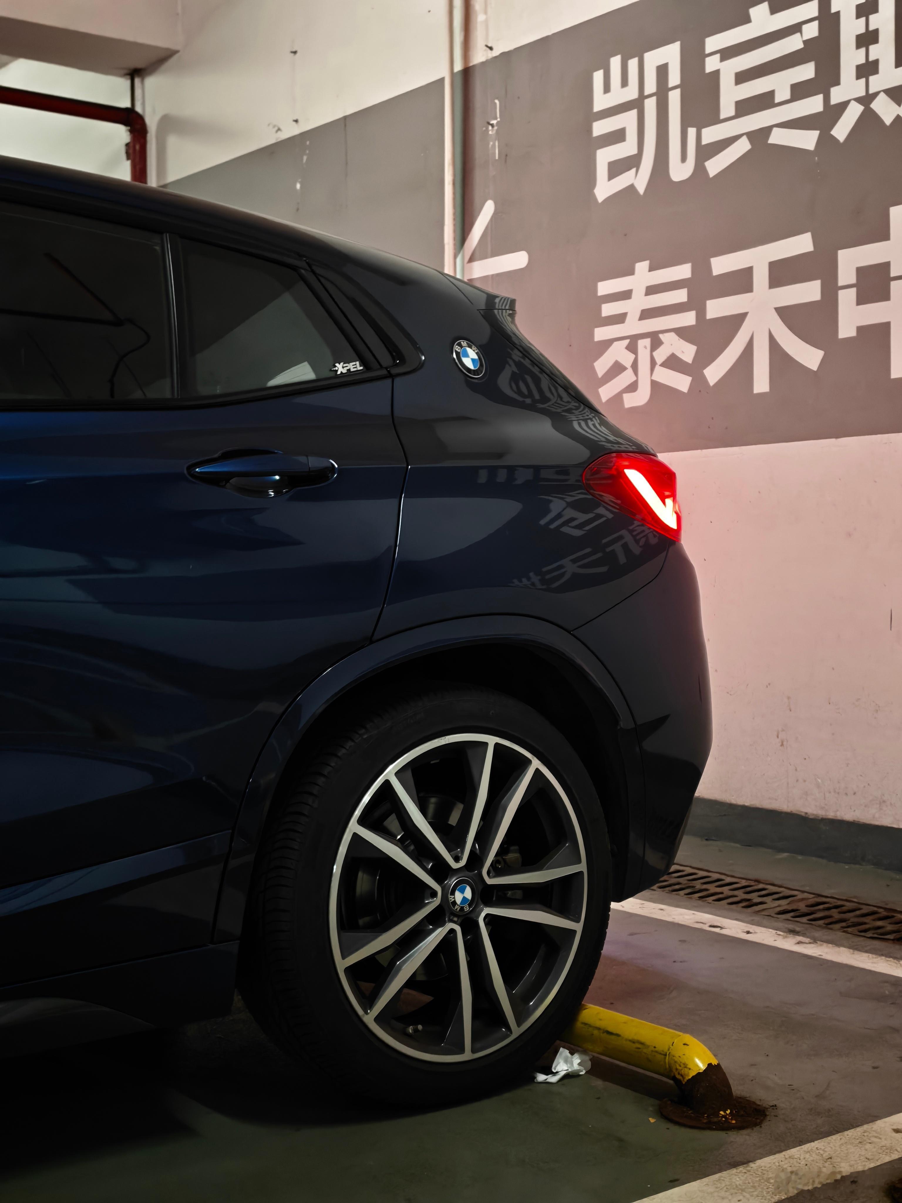 昨日品鉴了的宝马X2 sdrive 25i，不得不说，X2还是很有风情的一款车。