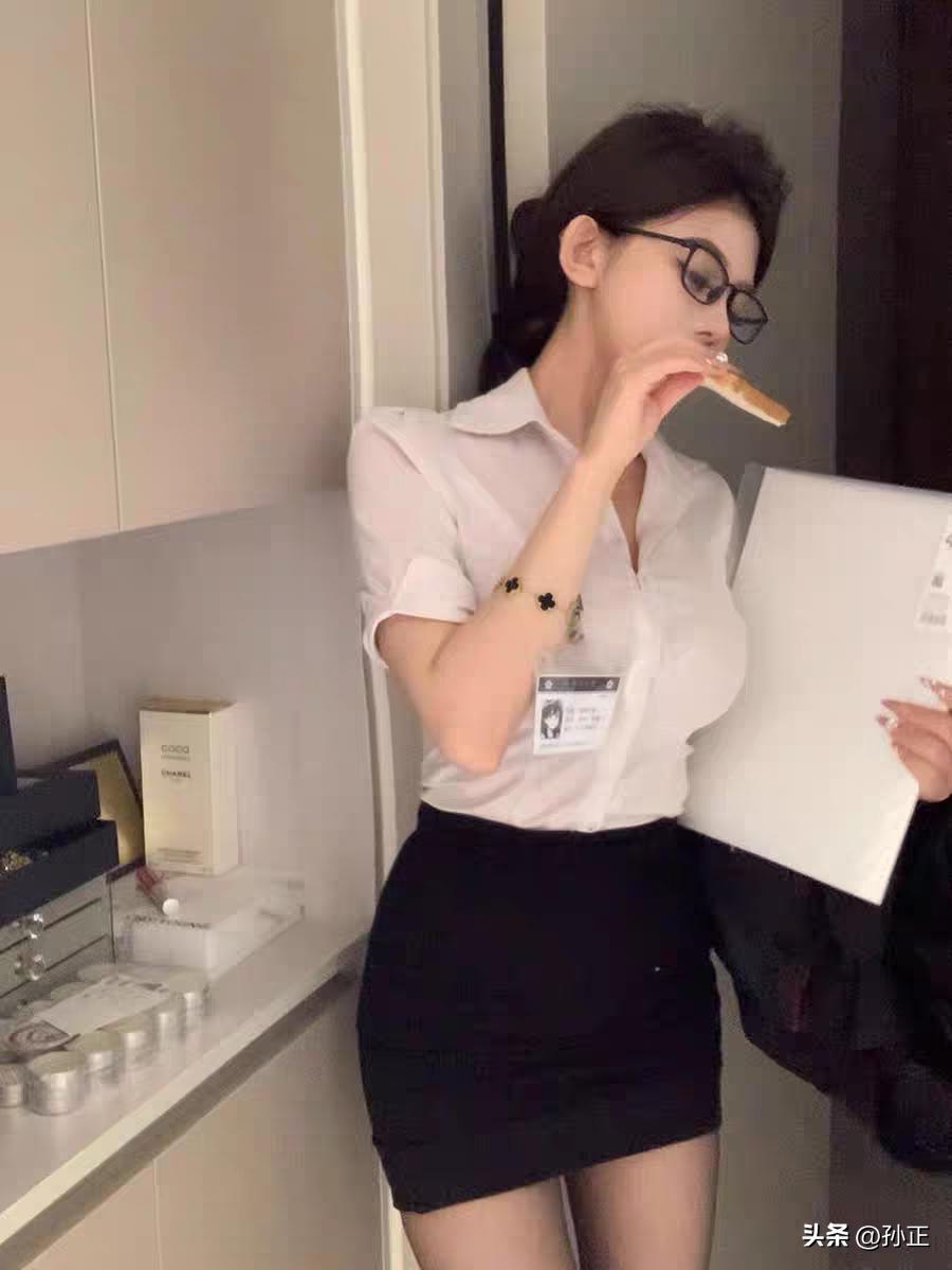 最近想多赚点钱了，所以整理了一套45课时的淘宝运营的自我养成，看完了就可以自己去