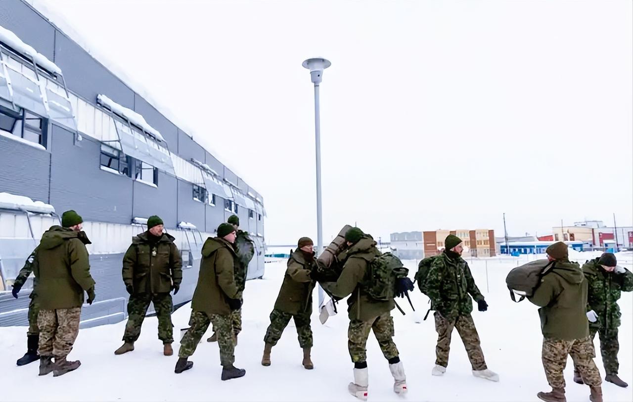 加拿大这次真被吓着了，最近出了件让人跌破眼镜的事，加拿大军队偷偷搞了场军事推演，