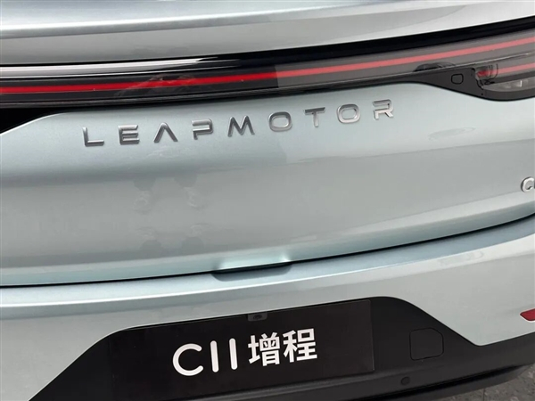 乘联会数据显示，5月国内增程车型批发销量仅9.5万辆，同比大跌24.9%，创近五