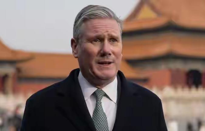 英国《每日邮报》5月16日爆料，英国首相基尔·斯塔默已向密友透露，他打算辞去首相
