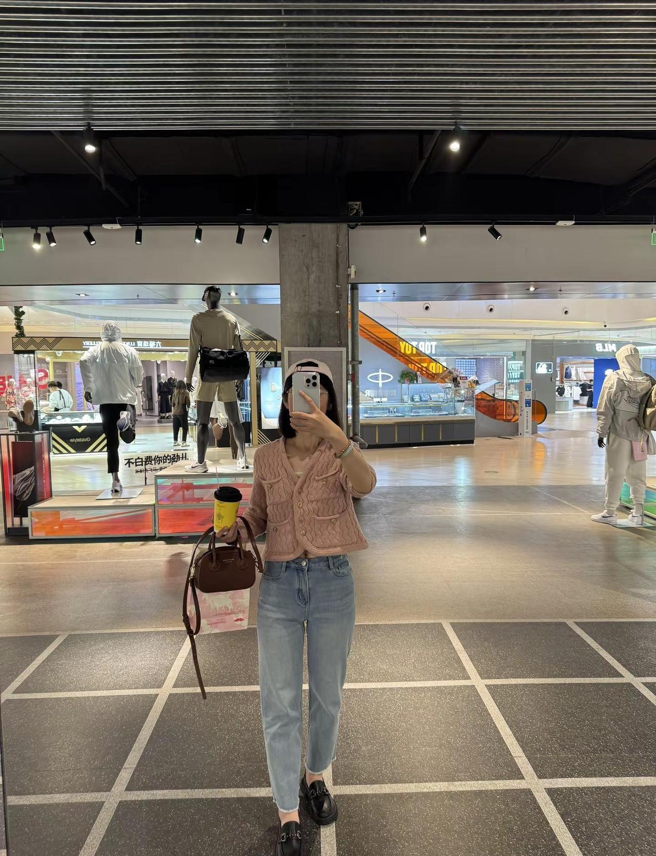 周内商场真好逛哈逛街ootd 商场ootd 商场拍照 穿搭 ootd