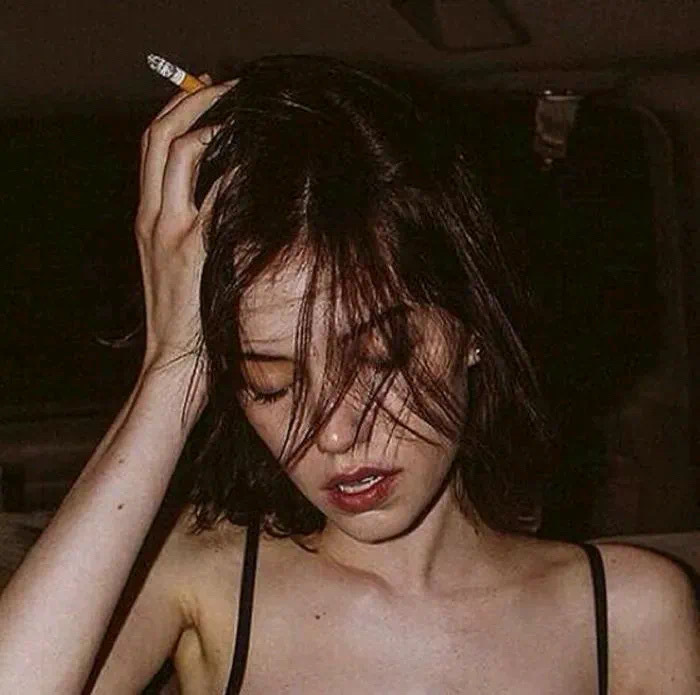 余生不复婚 不再婚 不当谁的后妈 也不和谁生娃 不为任何人卑微 陪伴孩子成长 陪