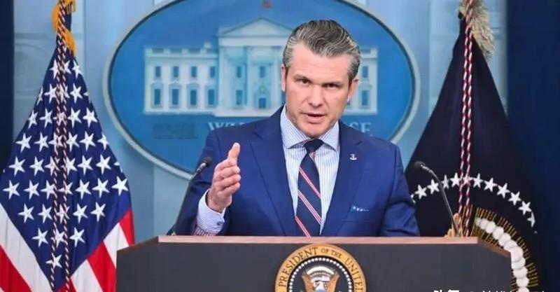 美国防长曾说：中美开战，航母大概率第一时间全军覆没！这话一出，无数美国人直接破防
