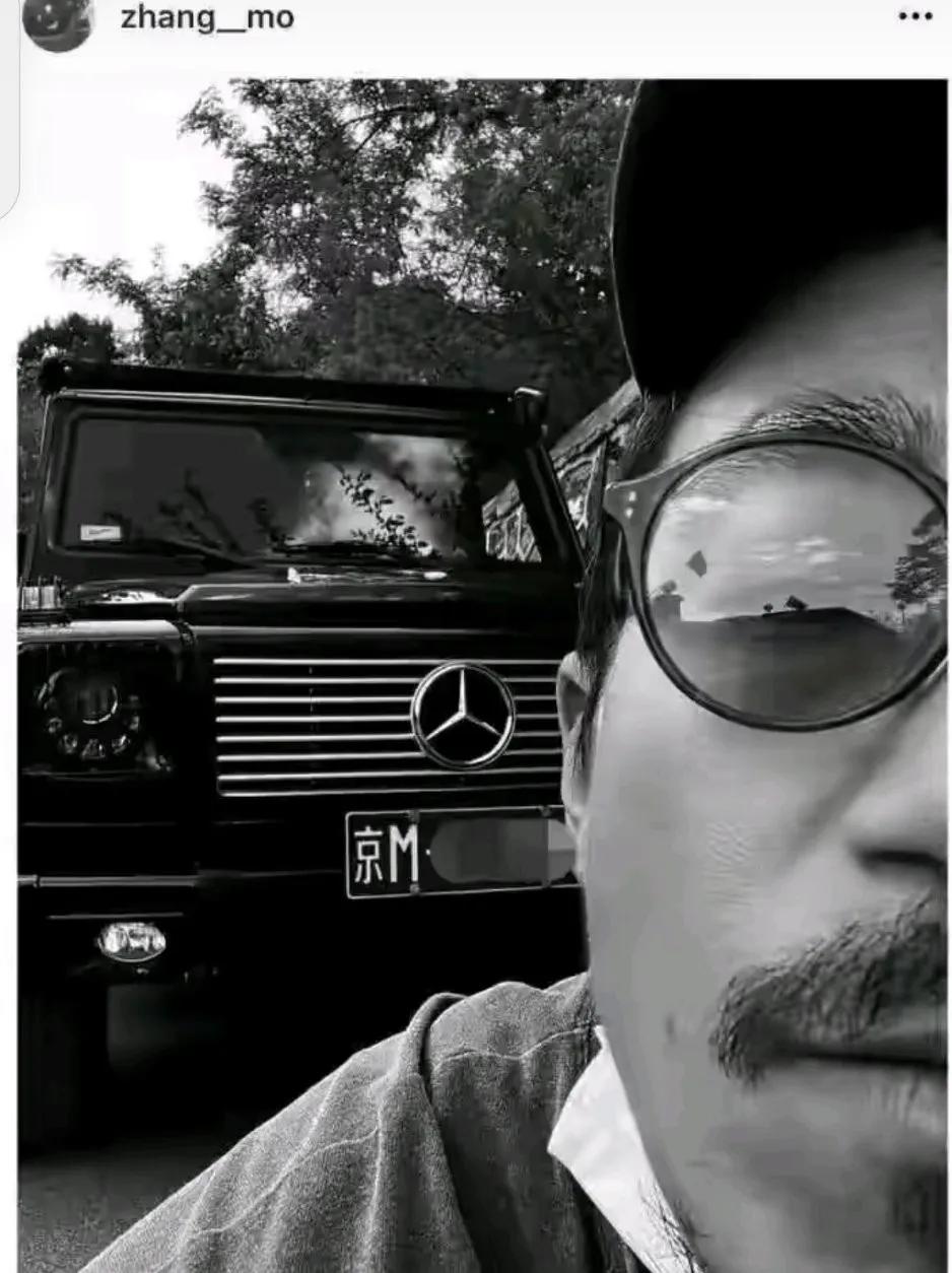 张国立为了儿子，70岁了也不退休，一部戏接一部戏的拍。张默却在国外潇洒自在。真是