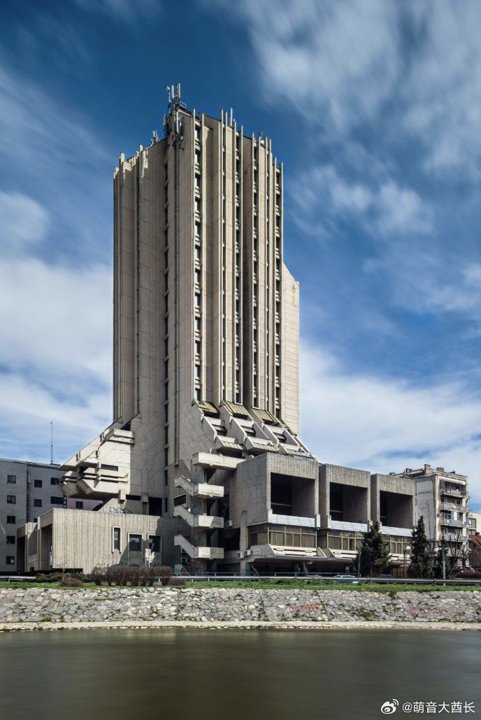 Hotel Zlatibor 位于塞尔维亚西部城市乌日策（Užice）的中心，是
