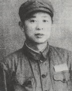 1944年的宁波街头，没人看得起朱人达。
人人都知道他是日军宪兵队的红人，是卖了