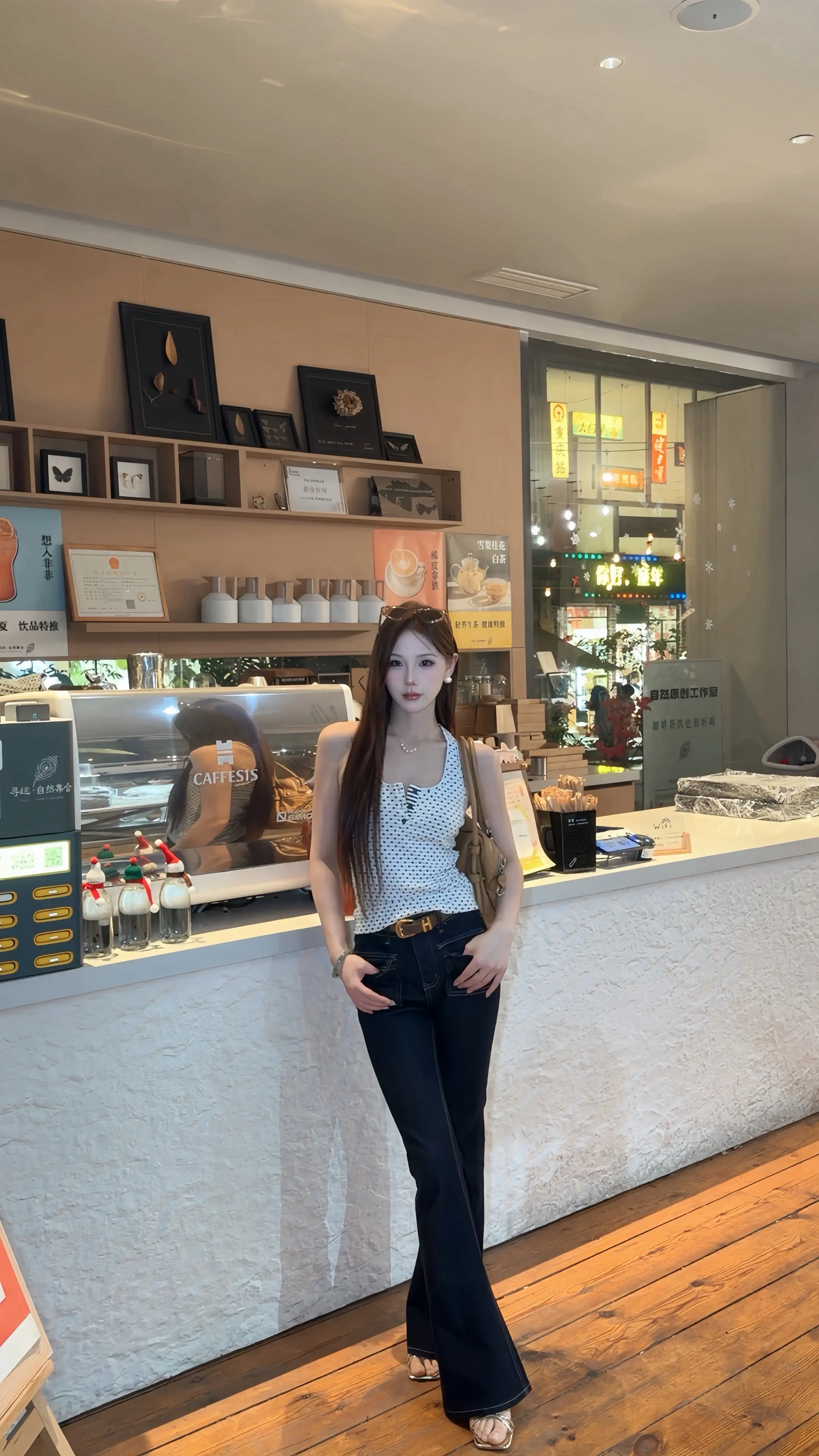 咖啡店拍照打卡