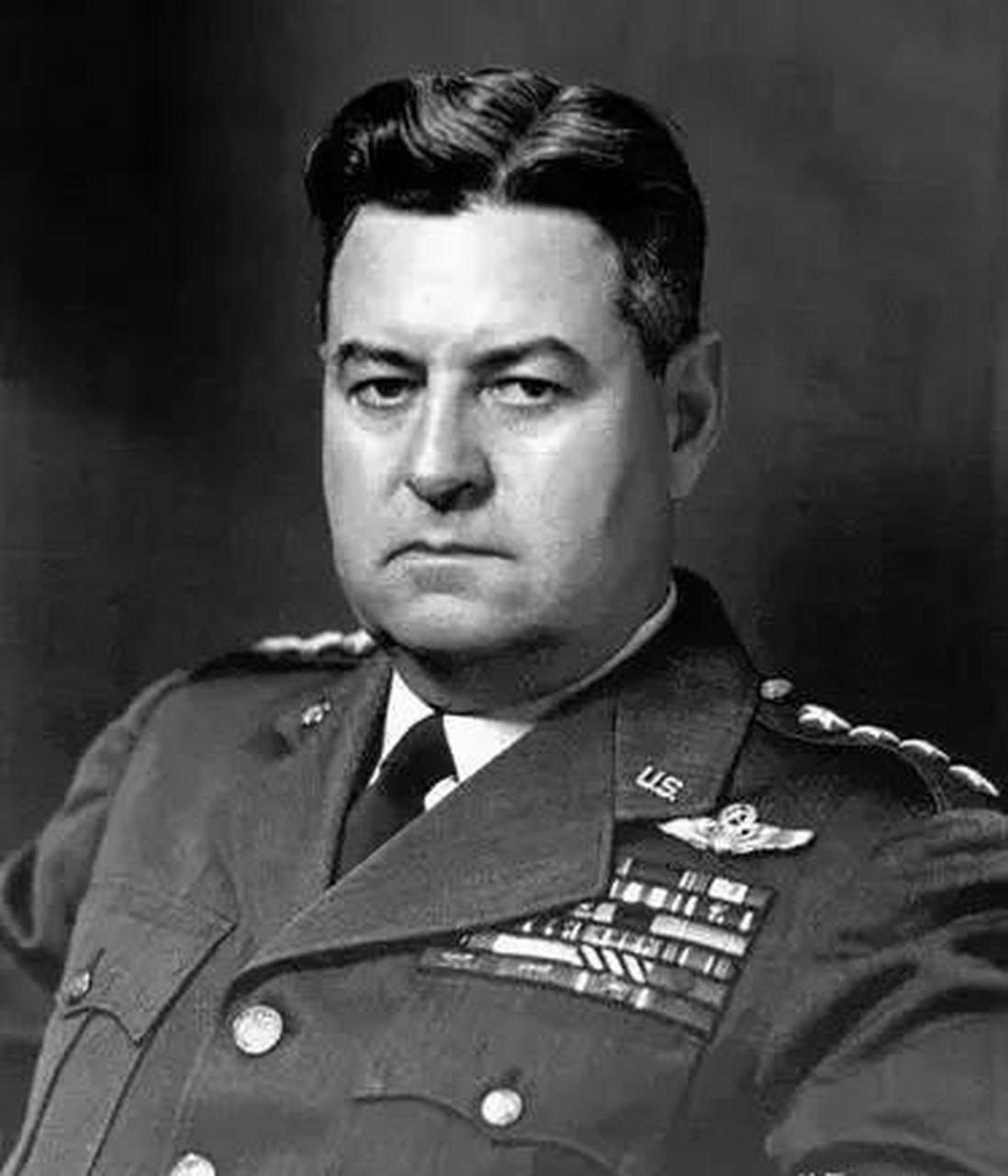 [微风]1944年，美军轰炸了东京半年，收效却不大，李梅上任后，突然想到一个办法