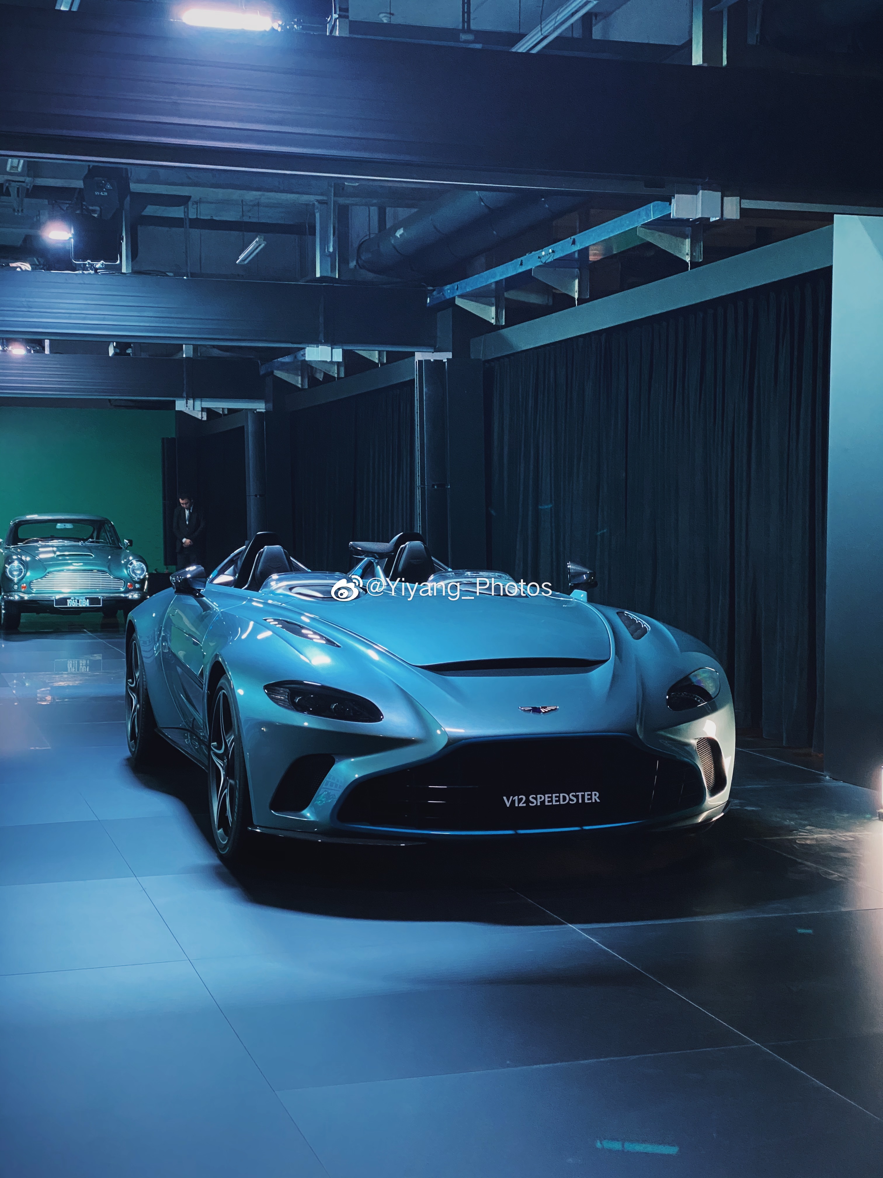 又到了最近遇到的一些车系列时间，见到了几台之前从没见过的车，很漂亮优雅  ​​​