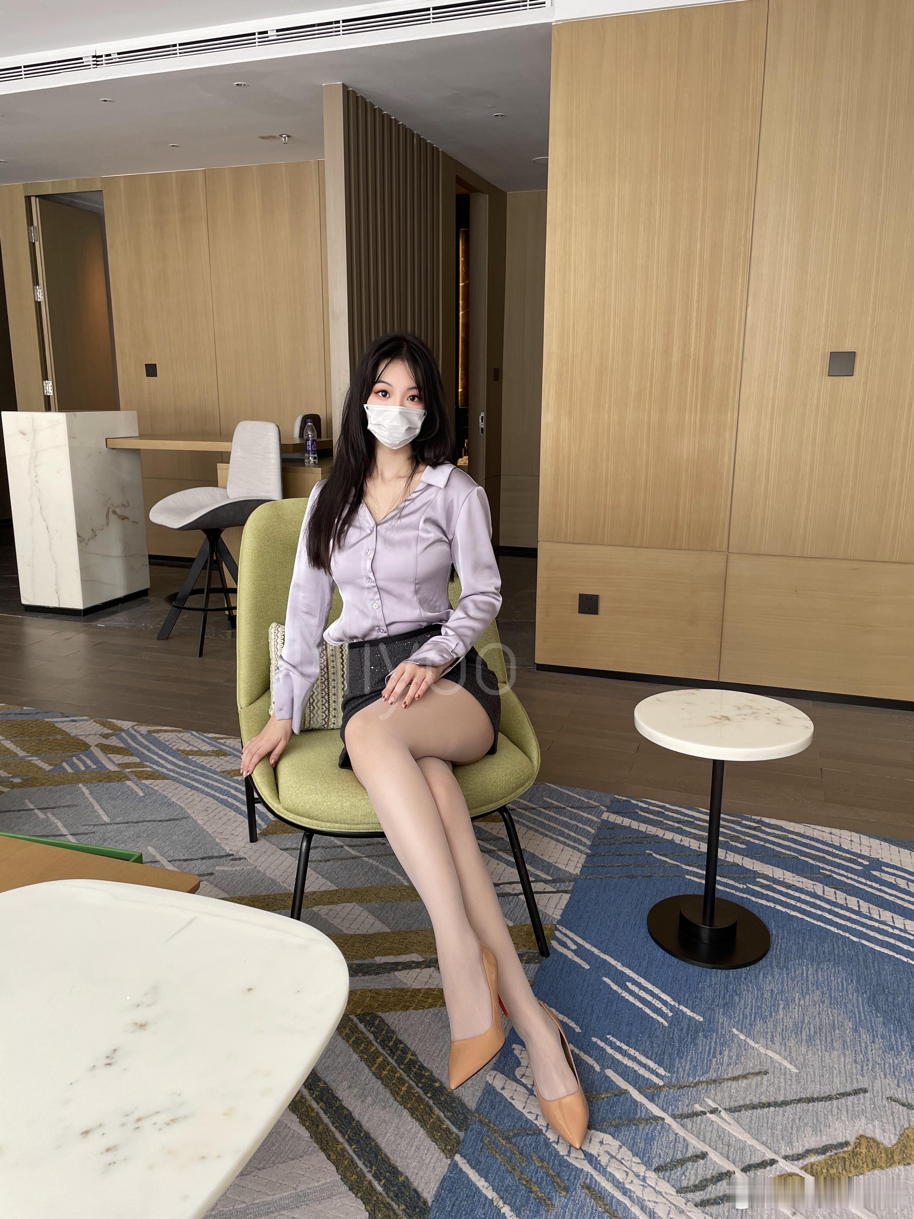 围着我转就行了 你哪来这么多自己的事干