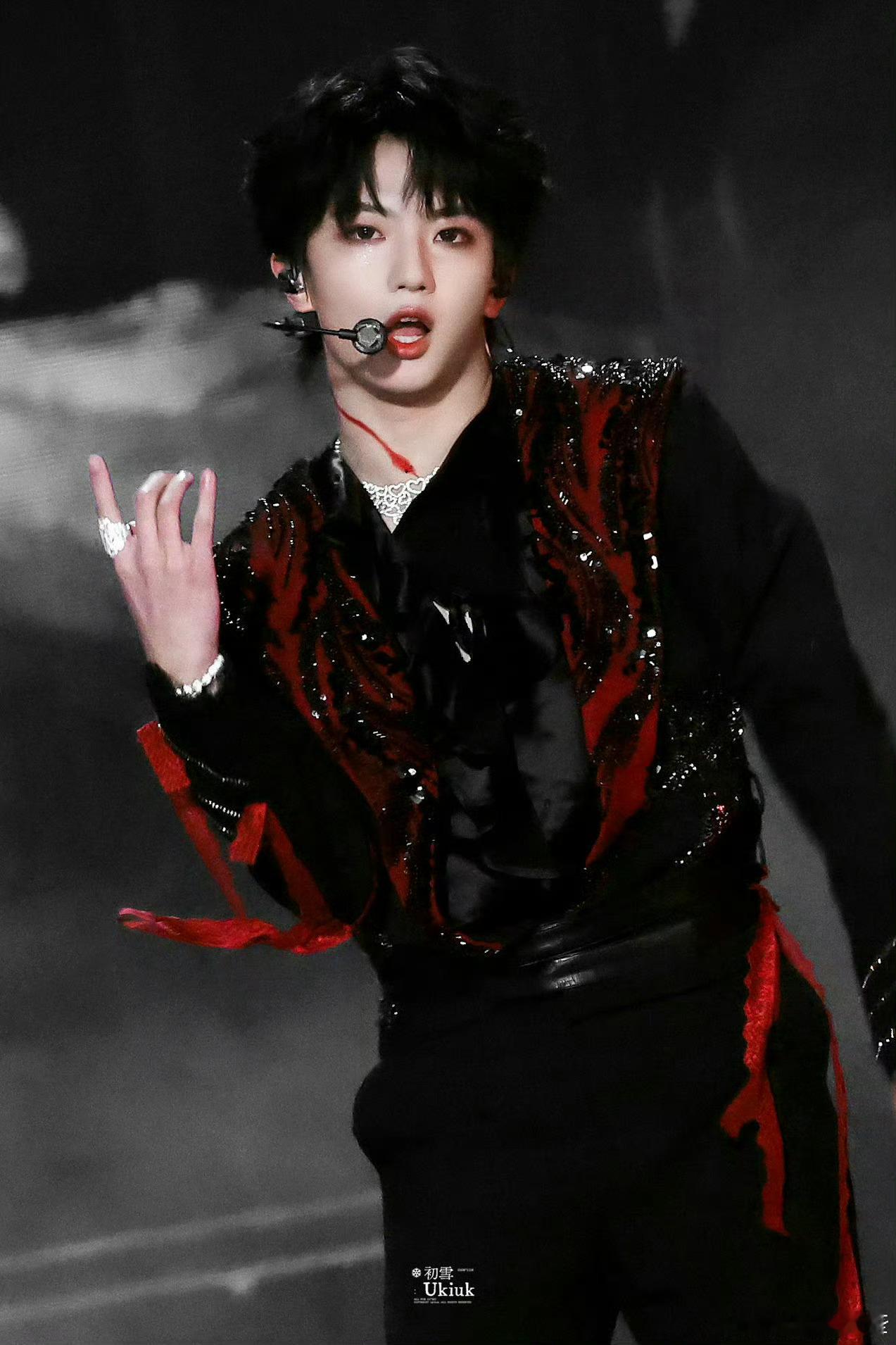 一起来恭喜穆祉丞一天内就有3条个人直拍播放量破百万，小穆最近的事业真的是走上坡路