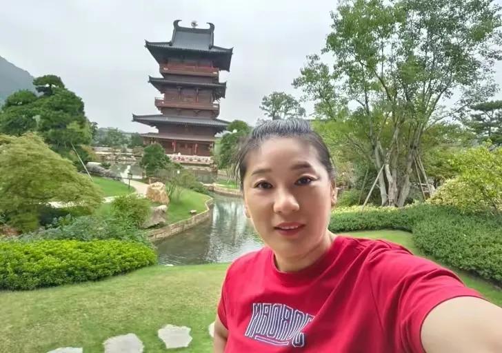 #女篮教练可以兼职男篮教练吗?#

李昕以前当过男篮俱乐部主教练，男篮球员当女篮