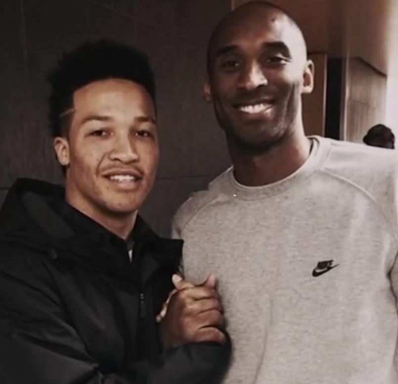 布伦森在接受采访时，谈到了早年和科比的一个故事。2014年，科比因伤缺席了湖人客