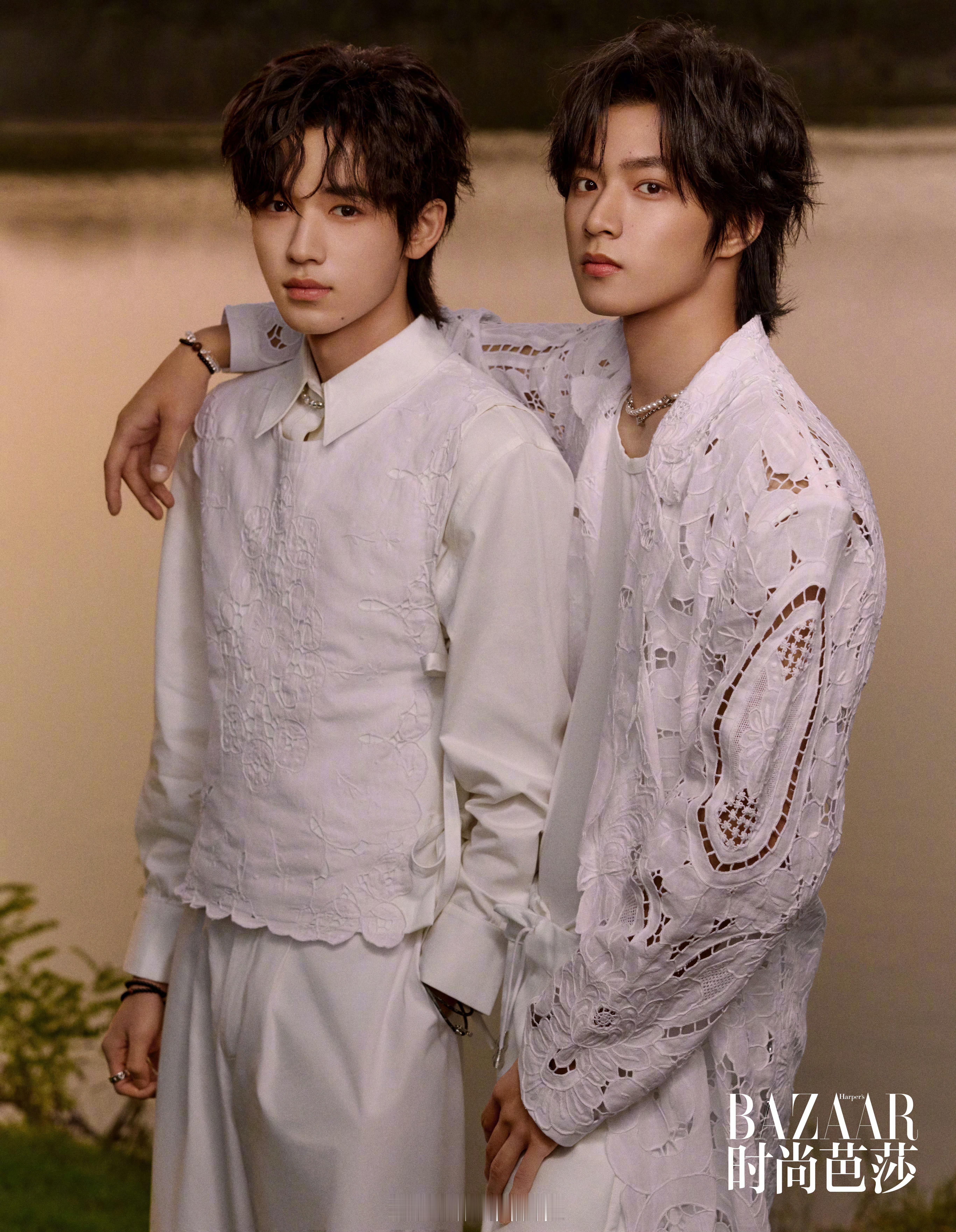 #刘耀文搭肩宋亚轩##刘耀文手搭宋亚轩肩上# 哎哟哎哟 ​​​