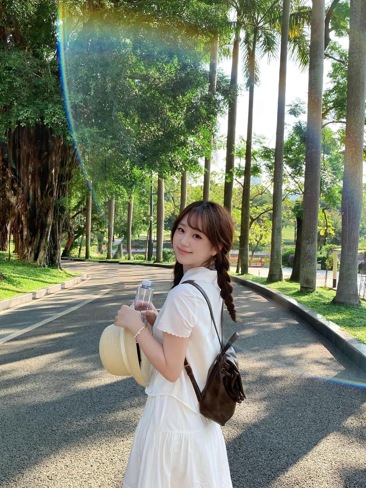 我可以跟在你身后🚶。