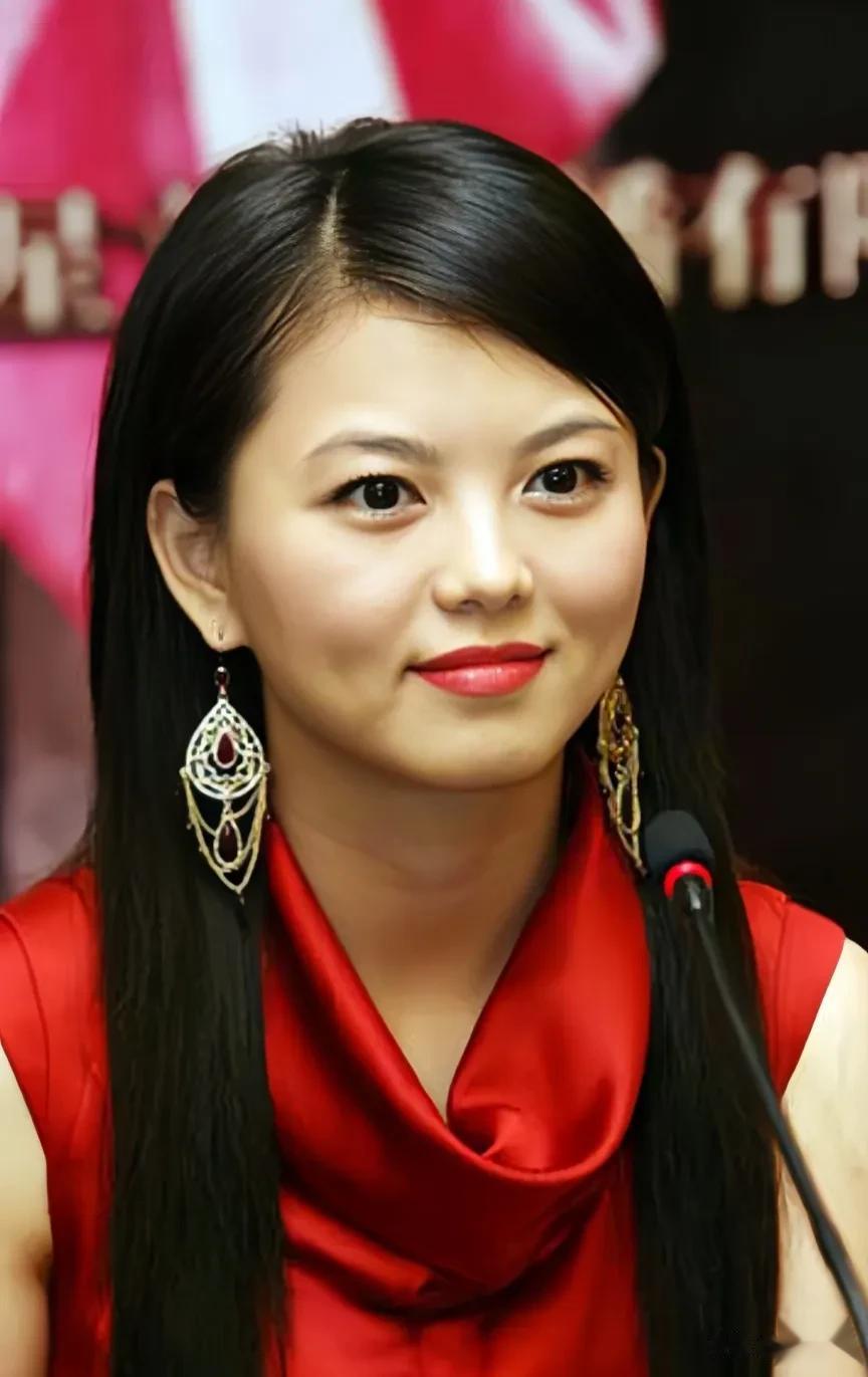 李湘做主持的时候，采访张朝阳:我觉得，你更适合搞科研，而不是互联网，张朝阳说:可