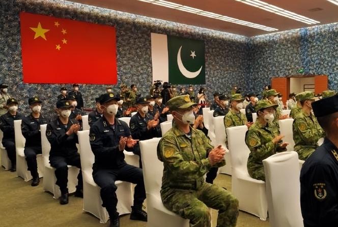 近期中东格局迎来重大变局，巴基斯坦战机进驻沙特，成为撬动地区局势的关键一步。
