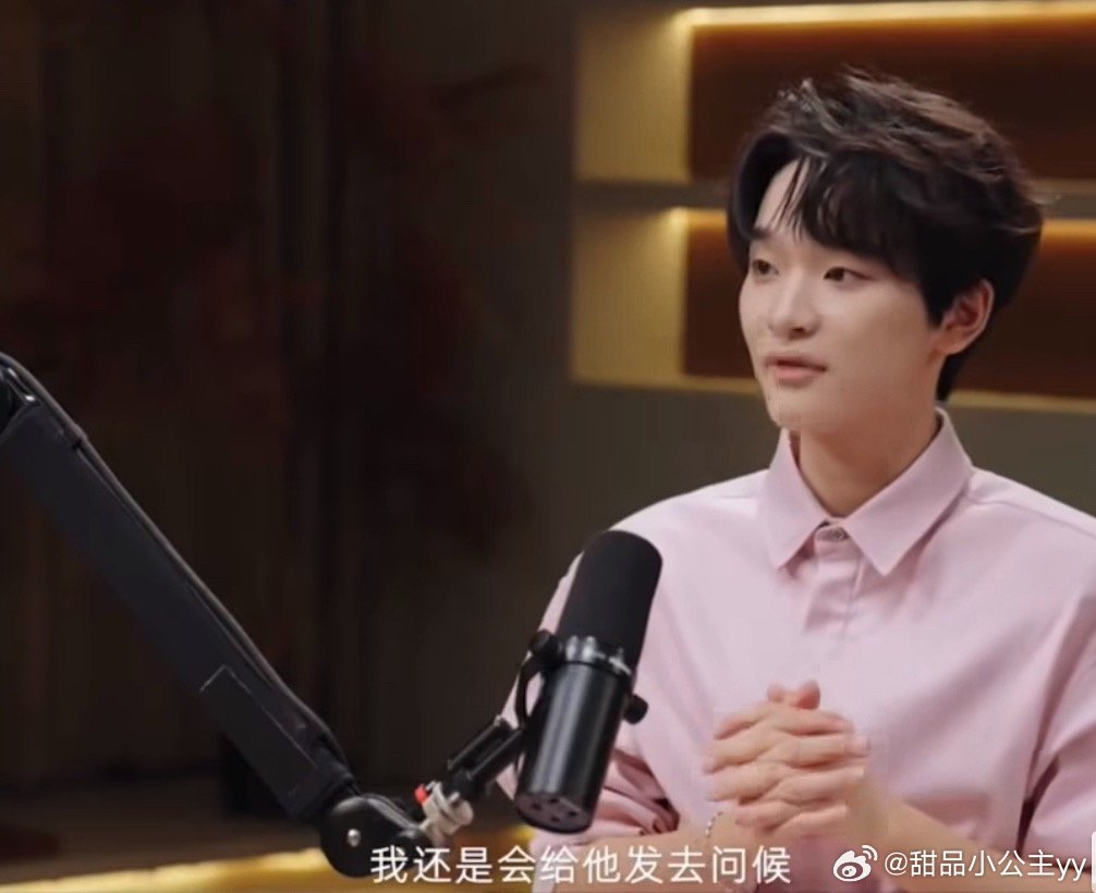 钟美美逢年过节会给父亲准备礼物钟美美承认逢年过节会给父亲发去问候，并给父亲的家人