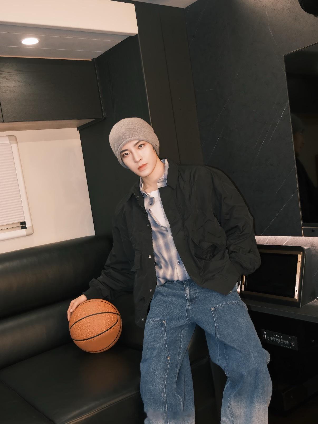 侯明昊新商务要官宣啦！商业价值好棒