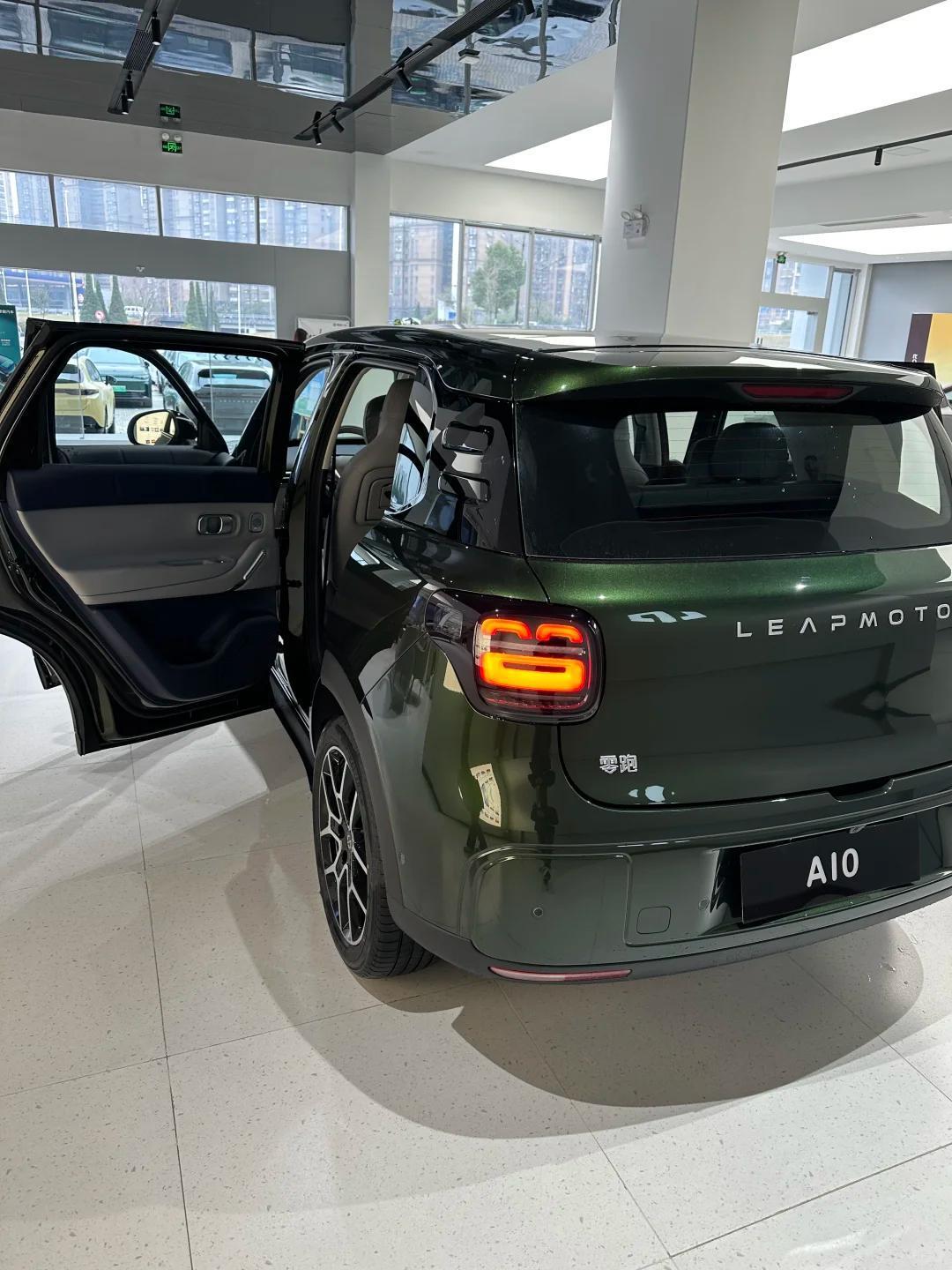 抽空去试驾体验了一下，A10的体验真的很不错。整体来看有惊喜也有遗憾，大家听我慢