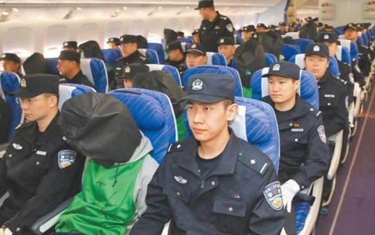 台独分子彻底震惊了！大陆公安在未经通报下，竟然已将多名涉诈台湾人遣返金门！其实，