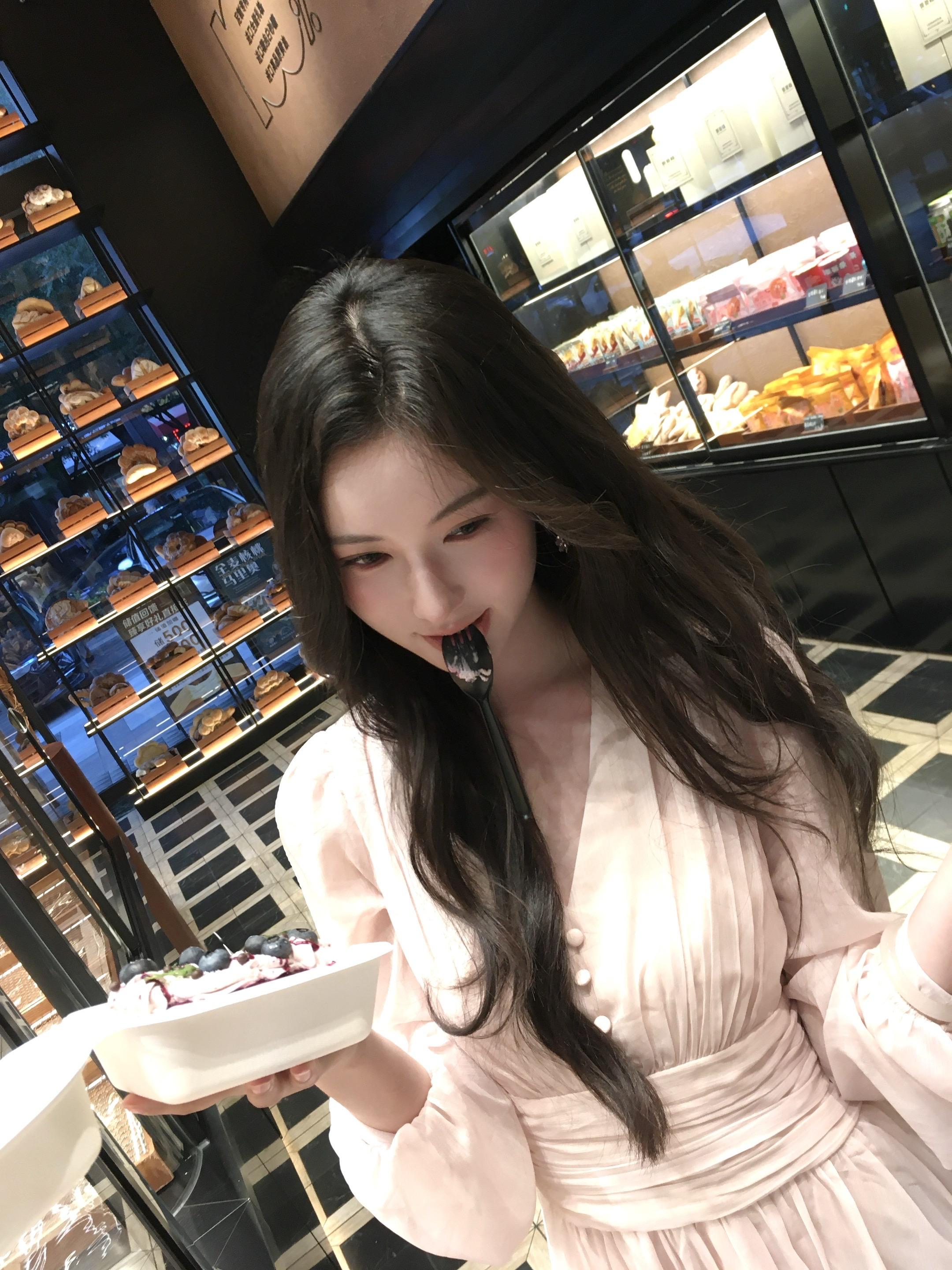 生活不会打败一个爱漂亮的女人