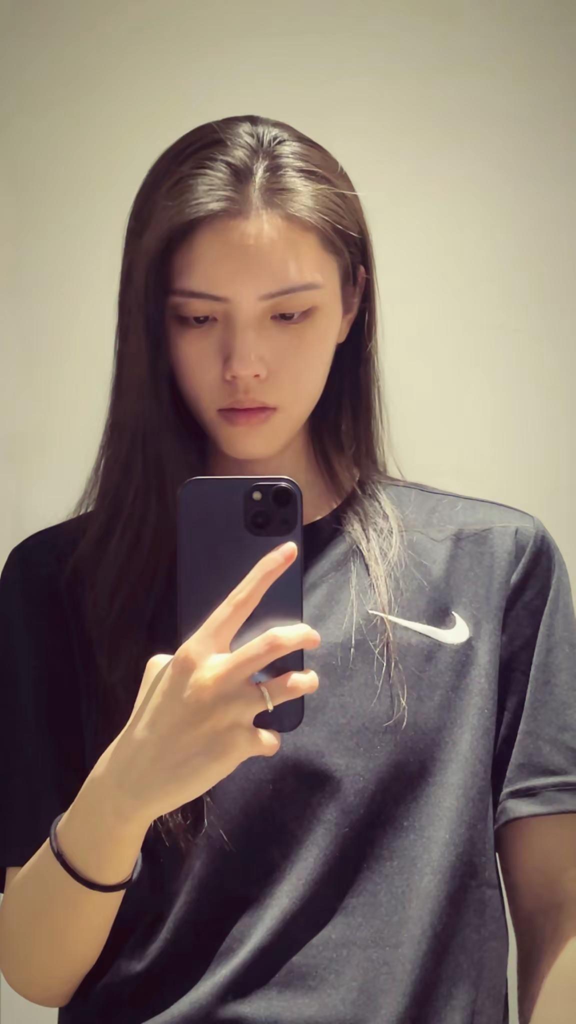 遇到一大爷说我打扮成这样不会有男生喜欢我 我欣喜若狂呀😉我说大爷你咋知道的 大