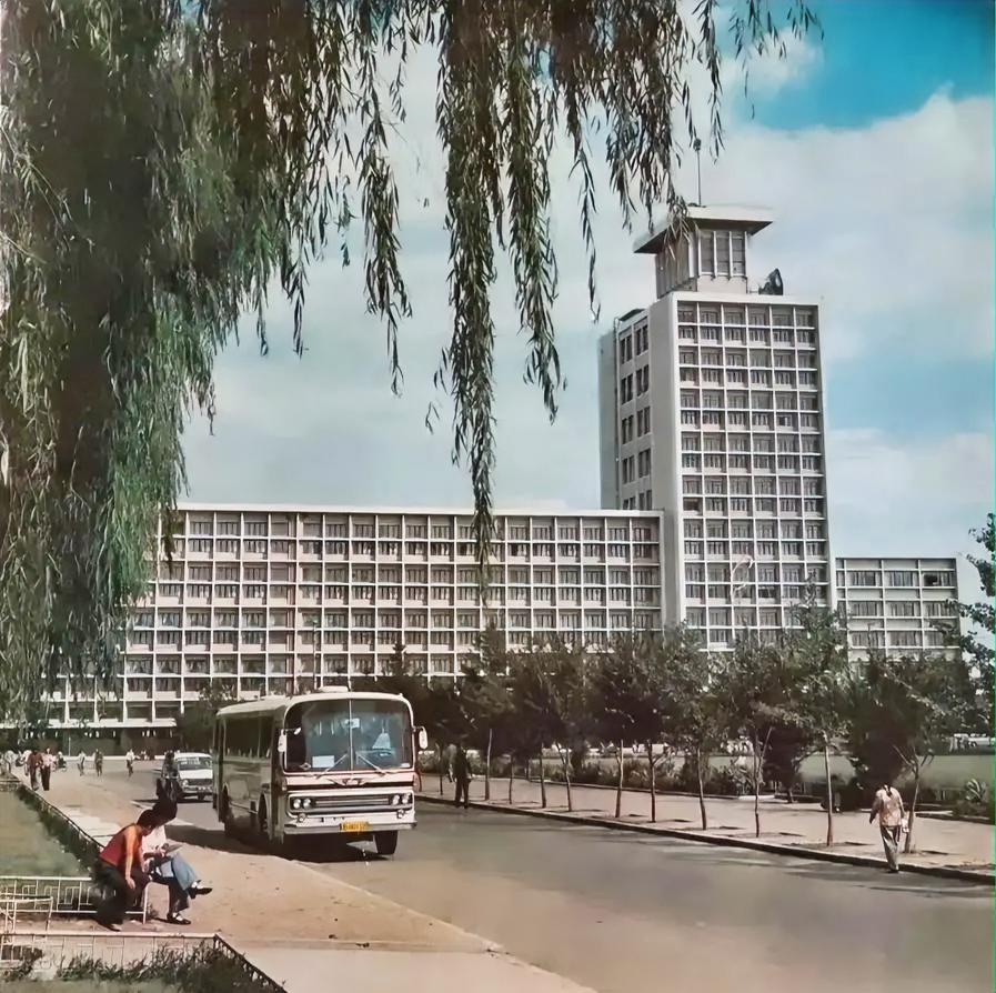 1983年拍摄的沈阳电报大楼，你有印象吗？