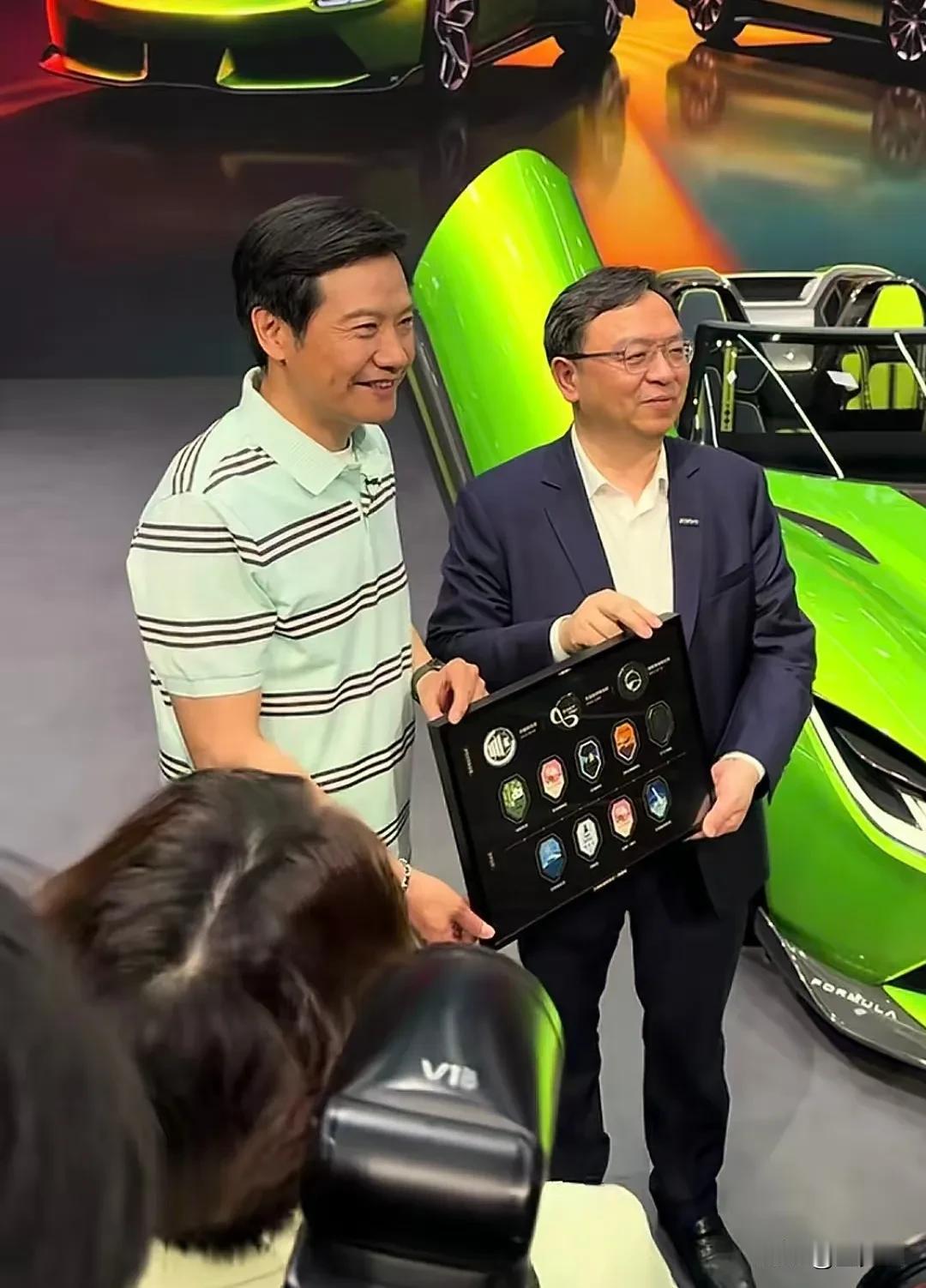 其实雷军前几天直播中的一句话，让王传福彻底安心了，雷军说，小米五年之内不会考虑做