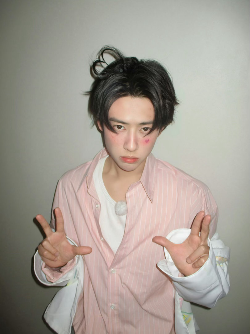 吴晗22  吴晗少年无尽夏 我们都相信，总有一天你能靠近你向往的光
