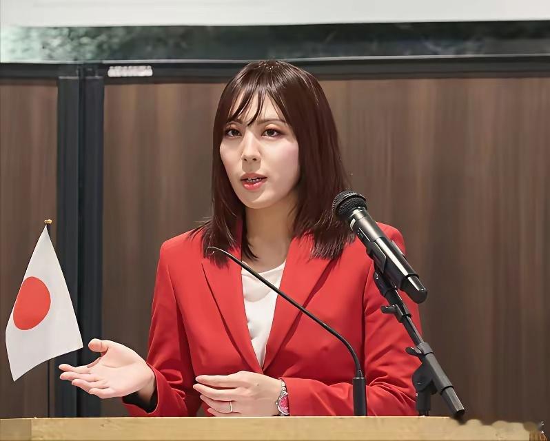 这位日本女作家，你的话有一个明显的漏洞日本女作家桥本琴绘，人长得挺正常，头脑有点