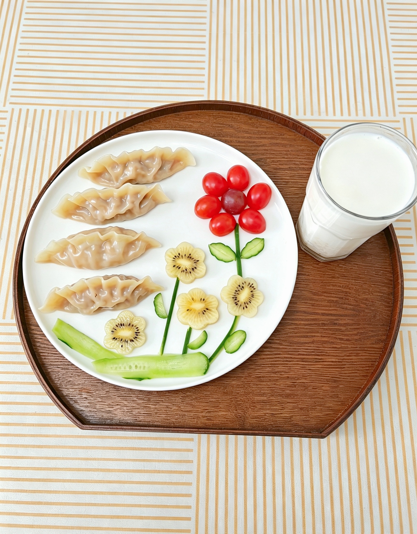 今天吃玉米猪肉蒸饺  酒酿冰奶不加冰 跟小布一起晒早餐 连云港