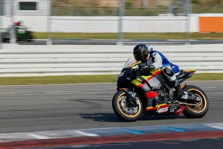 2026 WSBK 法国站，夏休之后的第一站，不少车手明显出现状态起伏。有的车手