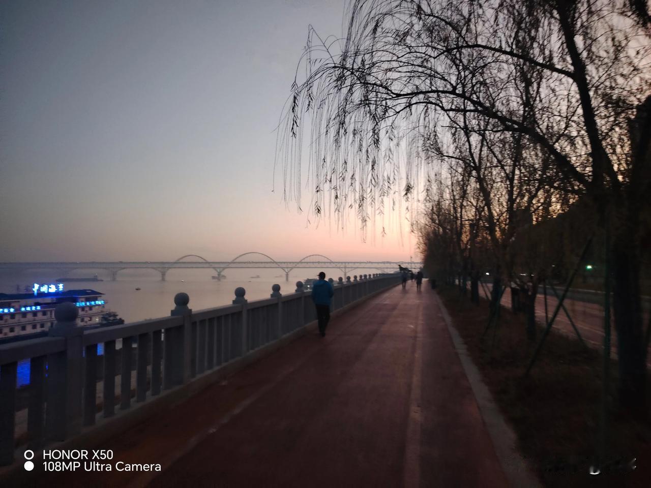 晒图笔记大赛2026年1月14日长江岸边赏日出