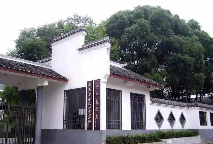 他曾与毛主席并称为“湖南双雄”，一生为革命呕心沥血，牺牲时年仅36岁。

他就是