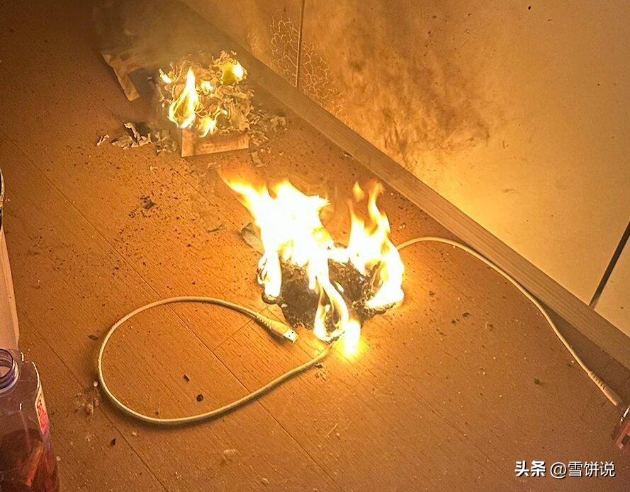 “好吓人！”辽宁沈阳，女子正在家中休息睡觉，突然床边传来“嘭”的一声，睁眼一看，