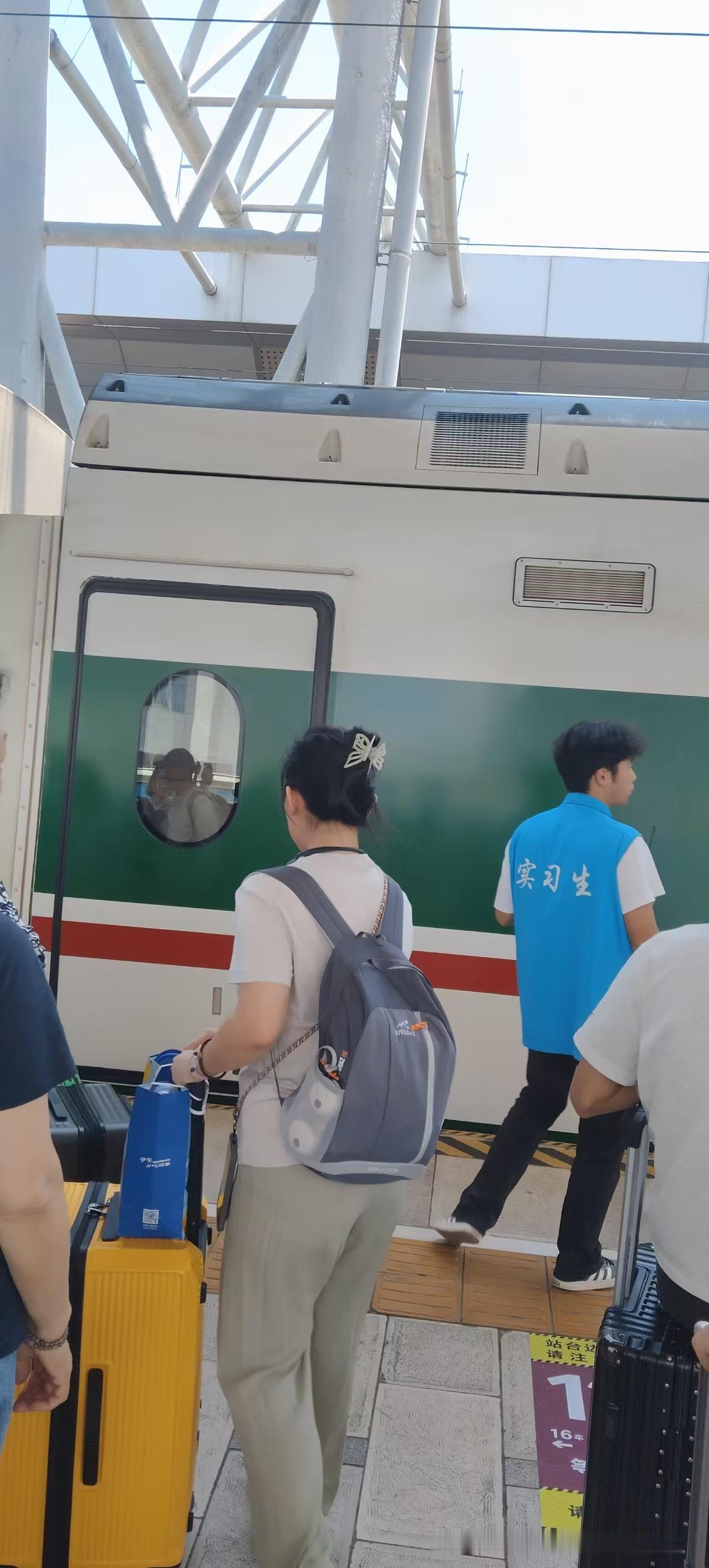夏日生活打卡季原本计划坐高铁去普洱钓鱼的，可突发情况去不了了，