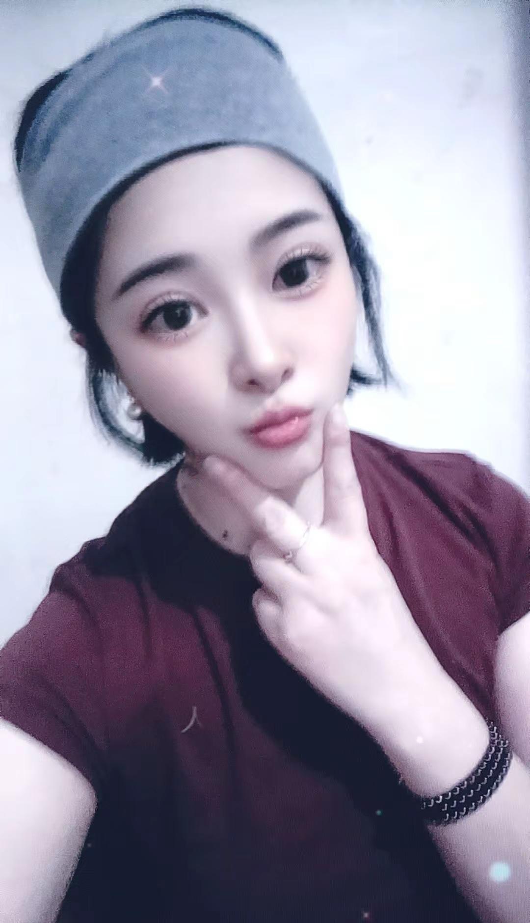 挑战素颜的自己 一年好快，浅秋，薄念。有些人来了去了，有些人近了远了″是喜是忧，