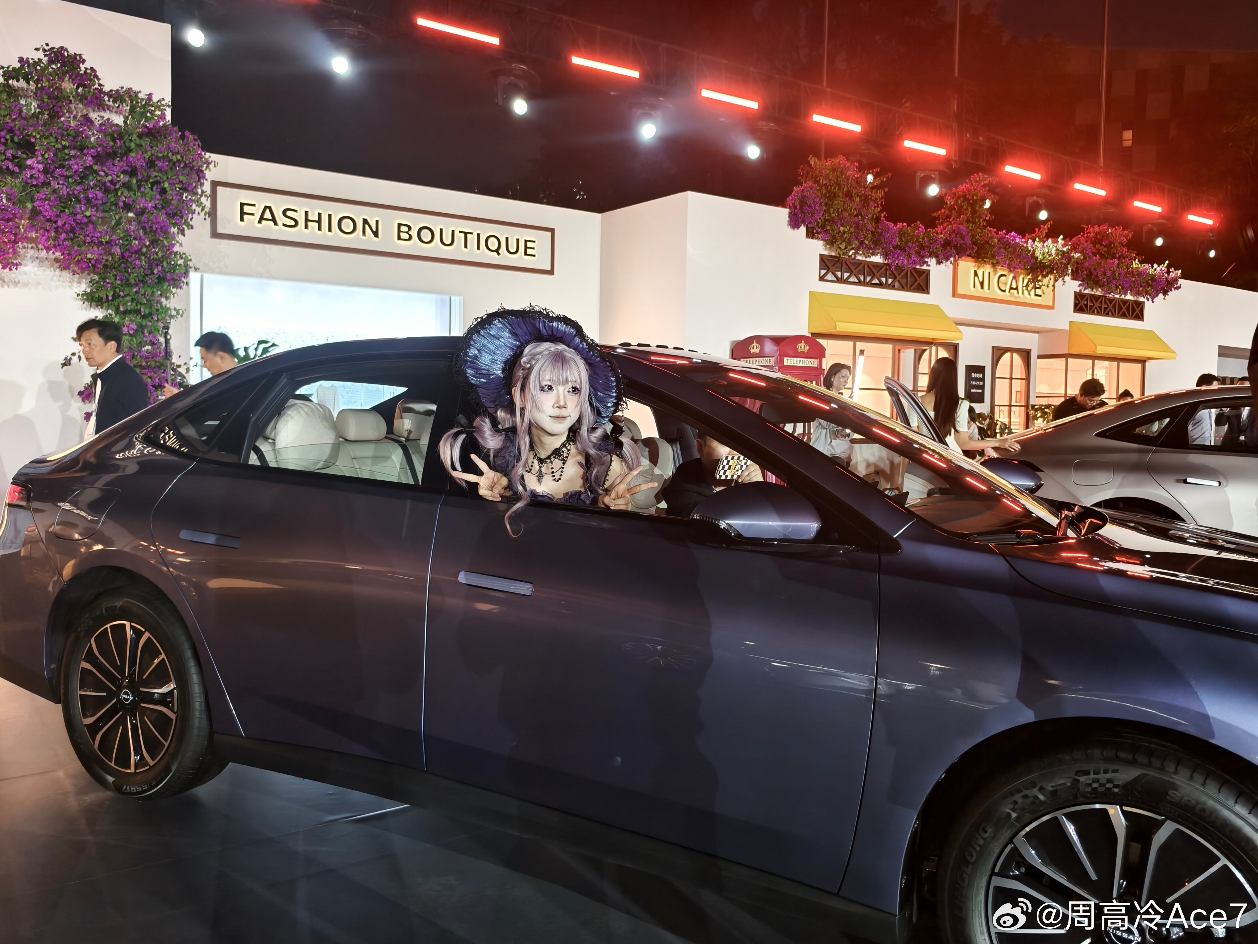 我说日产N6主打年轻家庭，这下没人反驳了吧百万级后排大沙发东风日产N6 广州·广