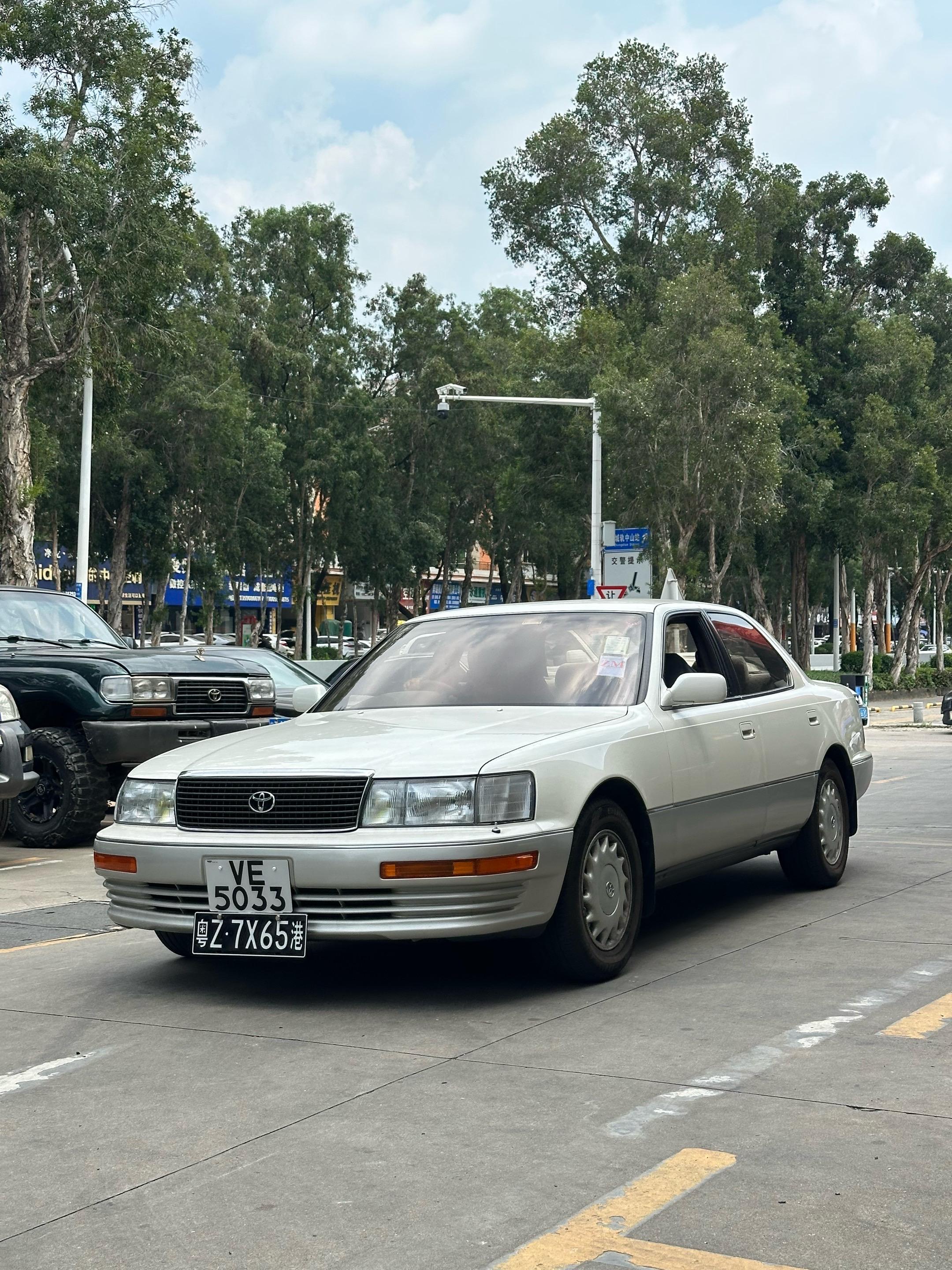 凌志LS400见多了，挂丰田标的见过吗？