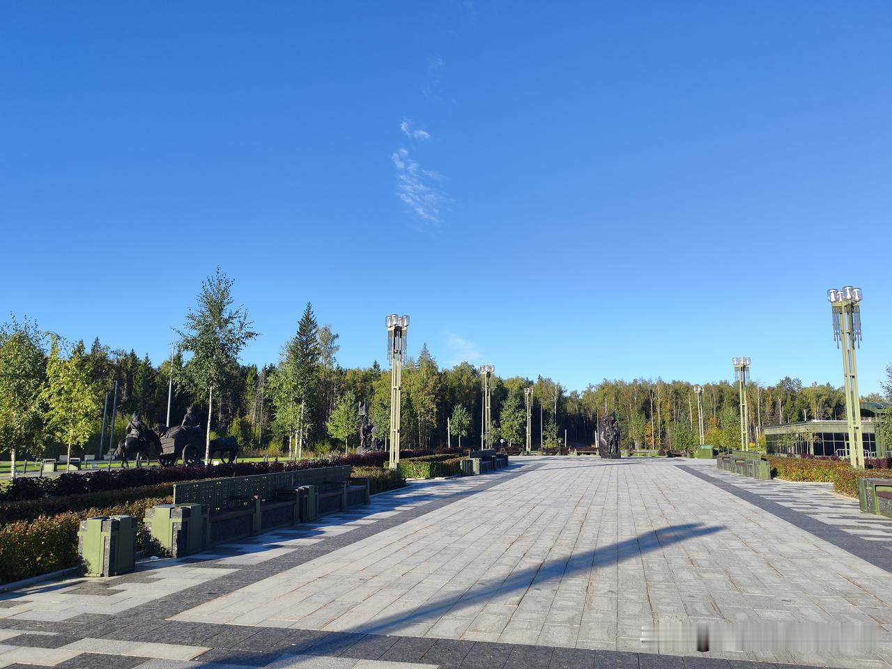 爱国者公园——位于莫斯科，是一个爱国主义主题公园，为莫斯科首个爱国者公园，被称为