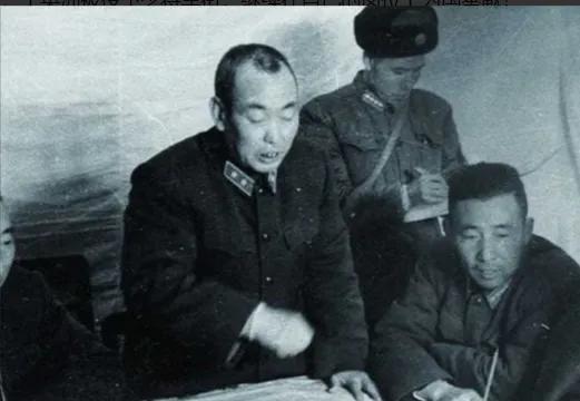 1975年正在训练的王英洲突然被军长叫去办公室，他忐忑是不是来劝他退伍的，没想到