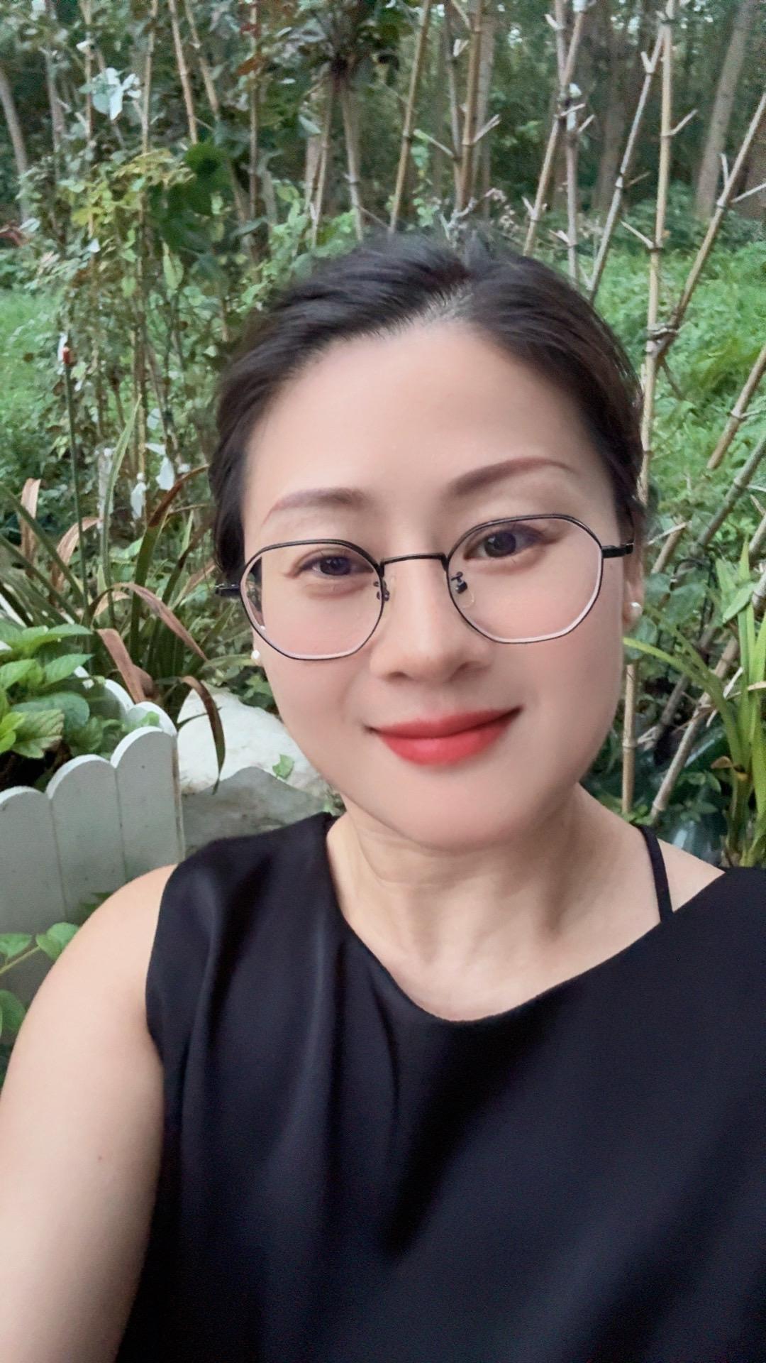 我喜欢独来独往，是因为我喜欢自由，性格独立又随性～觉得跟人相处很累，很...